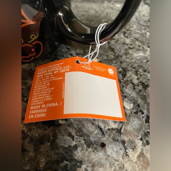 Hello Kitty Glow in the Dark Mug - Picture 6 of 6